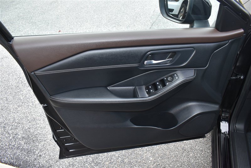Used 2023 Nissan Rogue SV w/ SV Premium B Package AWD/4WD image 11