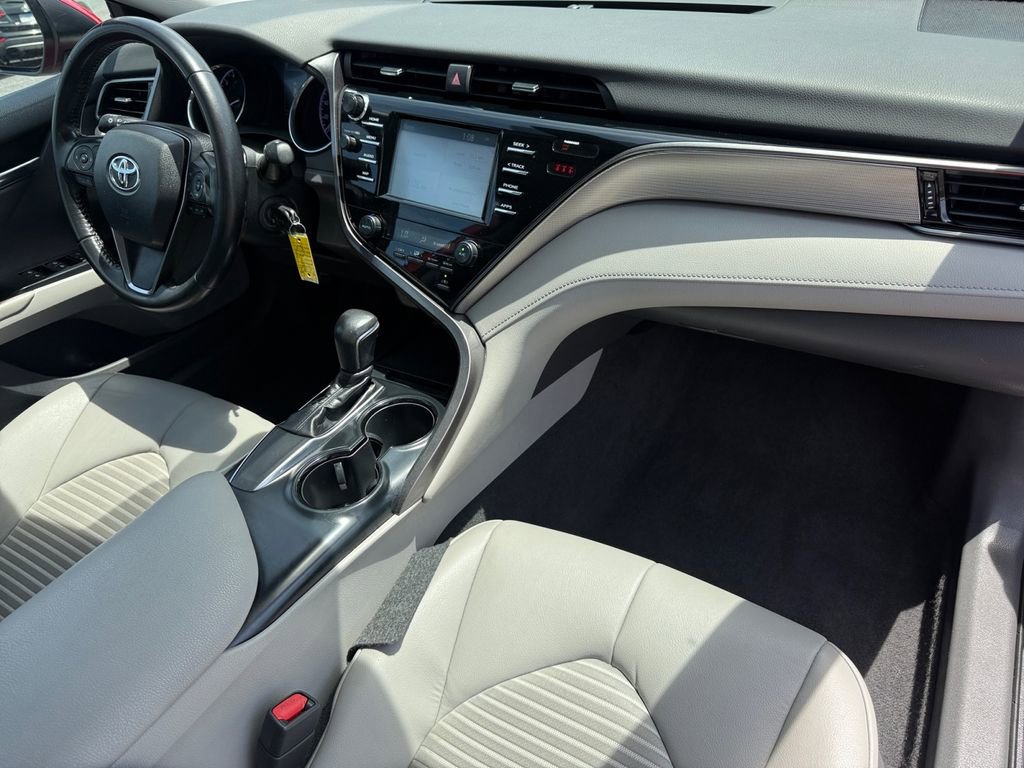Used 2019 Toyota Camry SE FWD image 17