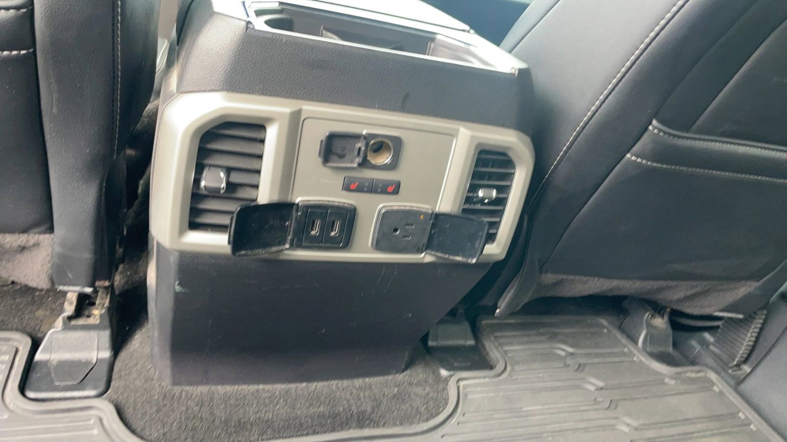 Used 2019 Ford F150 Lariat w/ Equipment Group 502A Luxury AWD/4WD image 32