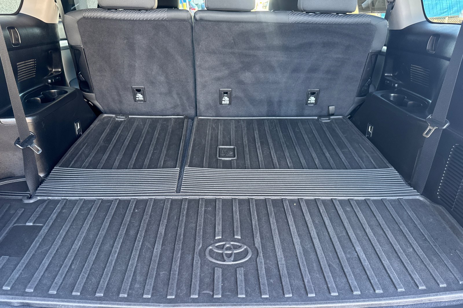 Used 2019 Toyota Highlander LE FWD image 16