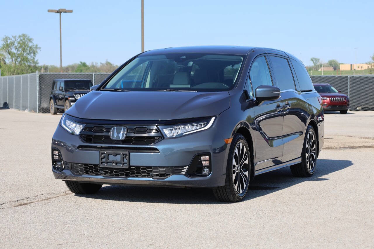Used 2025 Honda Odyssey Elite image 6