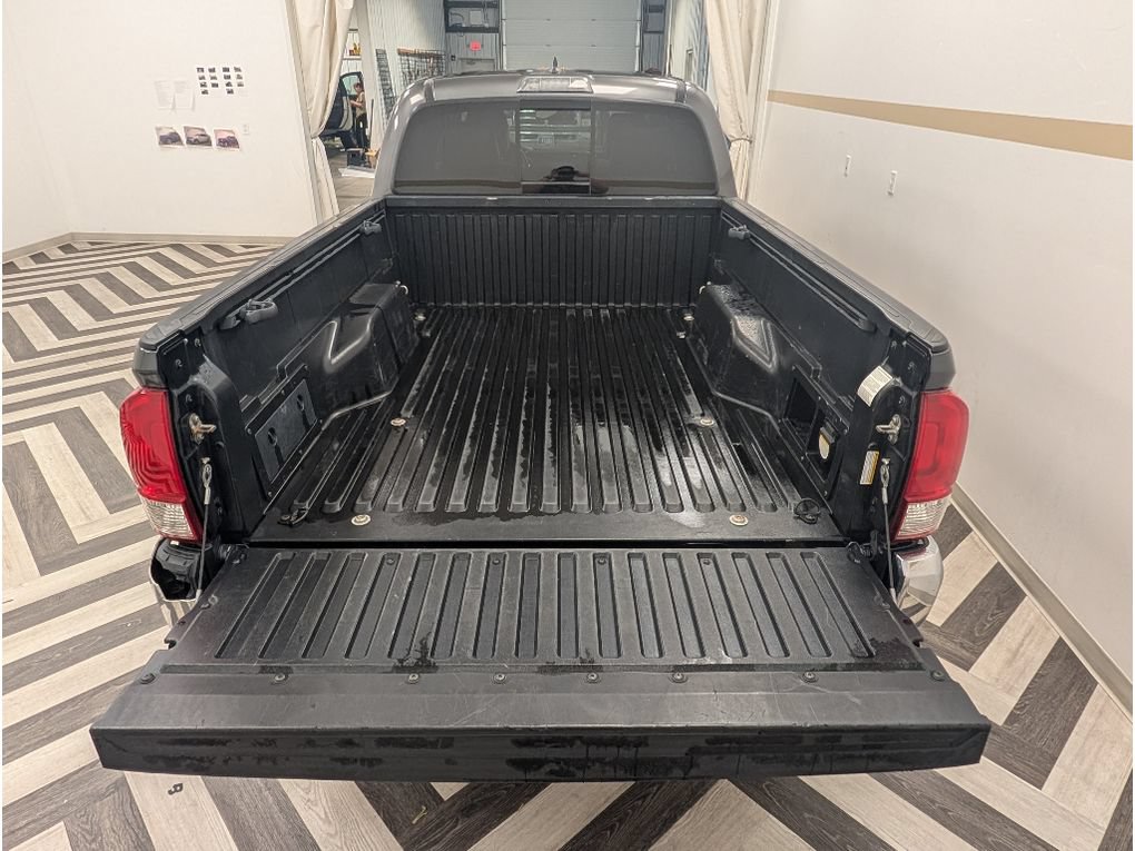 Used 2017 Toyota Tacoma TRD Off-Road w/ Tow Package AWD/4WD image 24