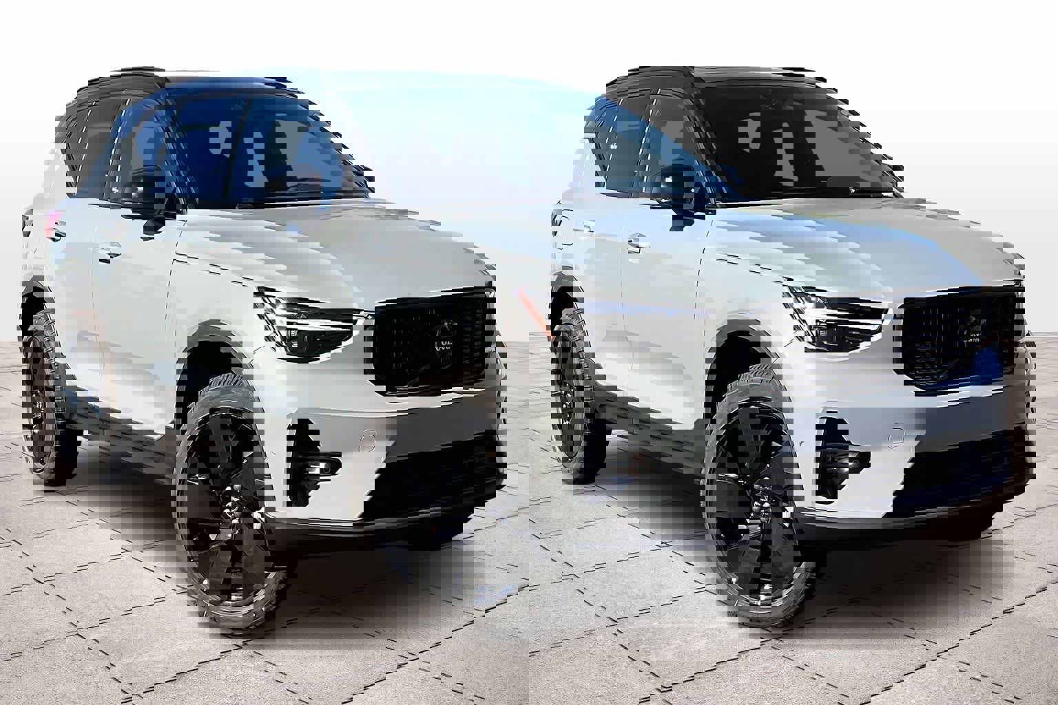 New 2026 Volvo XC40 B5 Ultra w/ Climate Package image 2