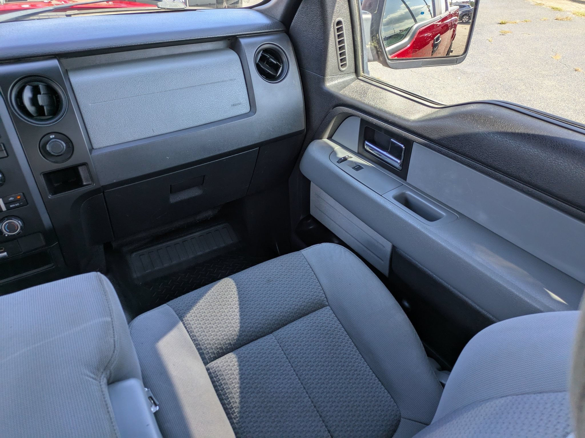 Used 2013 Ford F150 STX w/ Mid Equipment Group AWD/4WD image 18