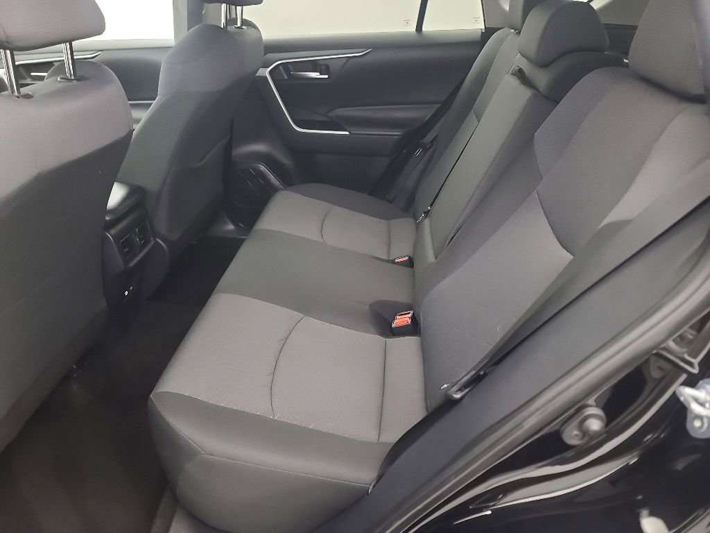 Used 2025 Toyota RAV4 XLE AWD/4WD image 21