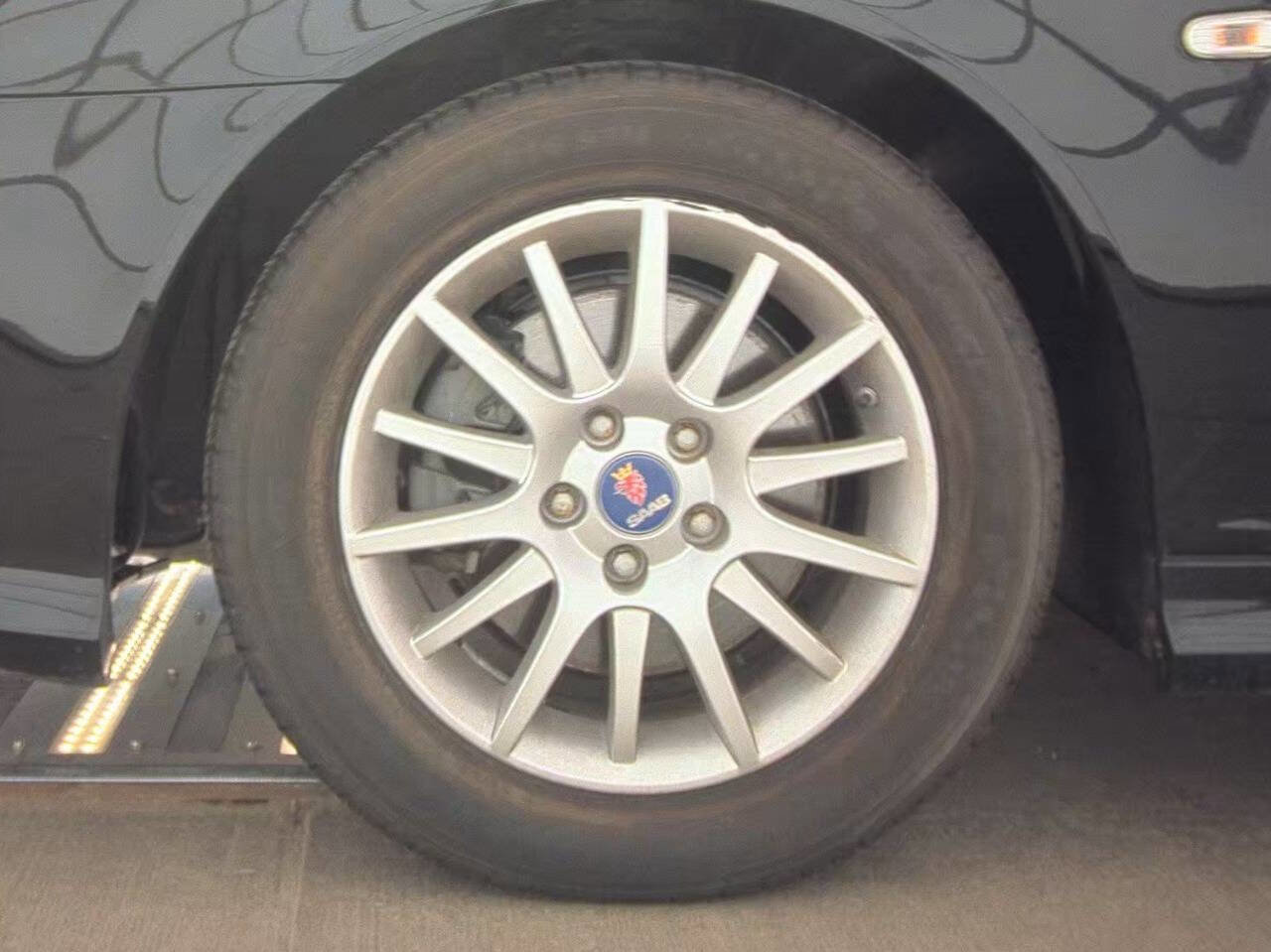 Used 2011 Saab 9-3 Aero image 15