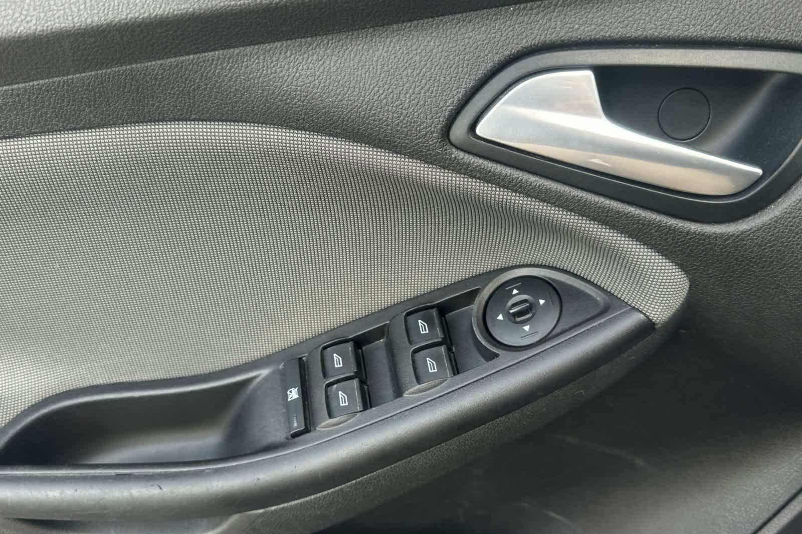 Used 2014 Ford Focus SE FWD image 12