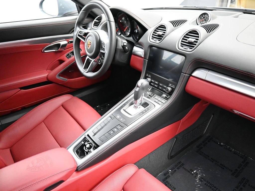 Used 2025 Porsche 718 Cayman image 10