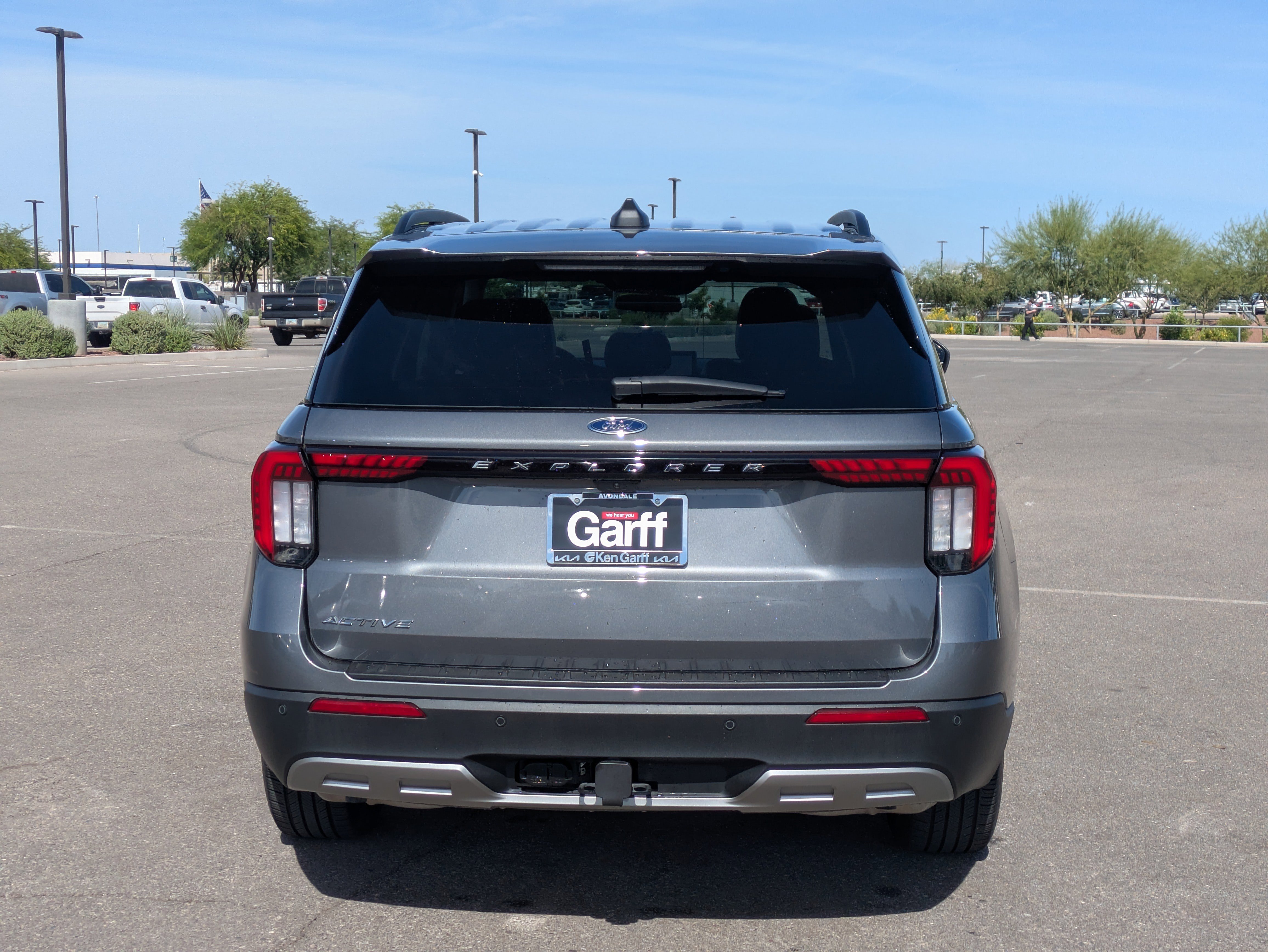 Used 2025 Ford Explorer Active w/ Active Comfort Package RWD image 4