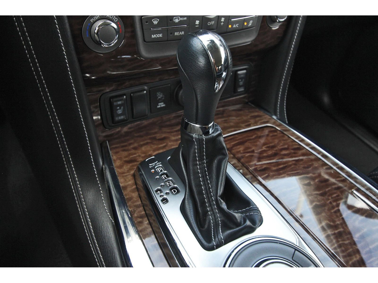 Used 2019 Nissan Armada SL w/ Interior Lighting Package RWD image 29