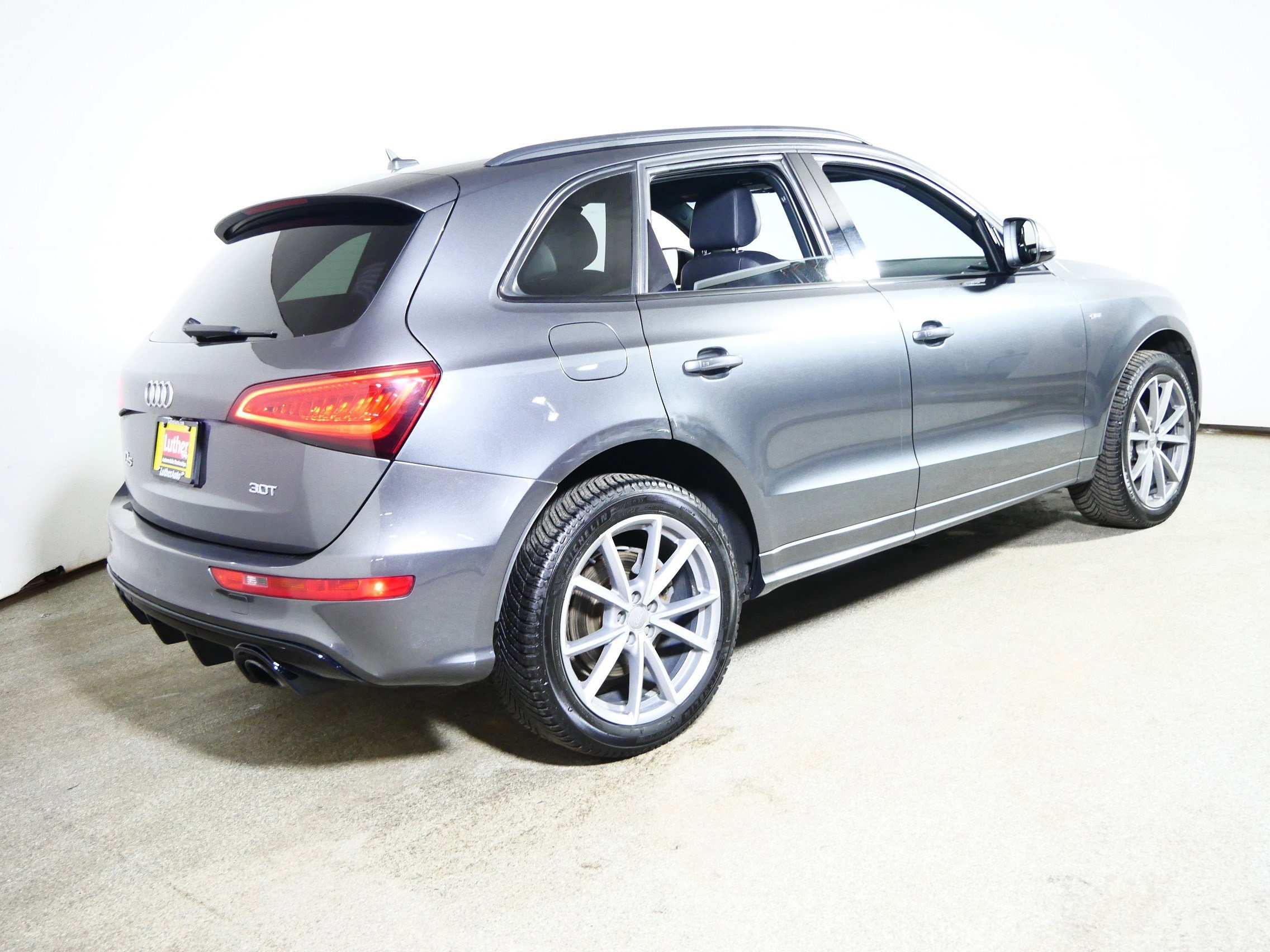 Used 2016 Audi Q5 3.0T Premium Plus w/ Technology Package image 7