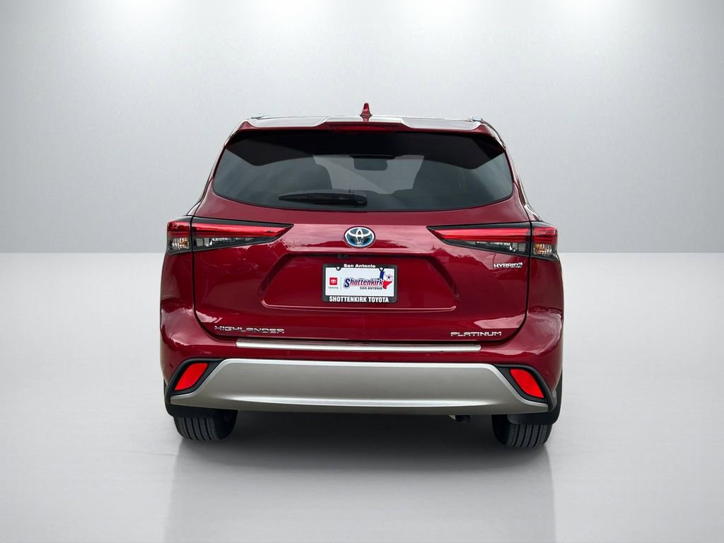 Used 2023 Toyota Highlander Platinum image 6