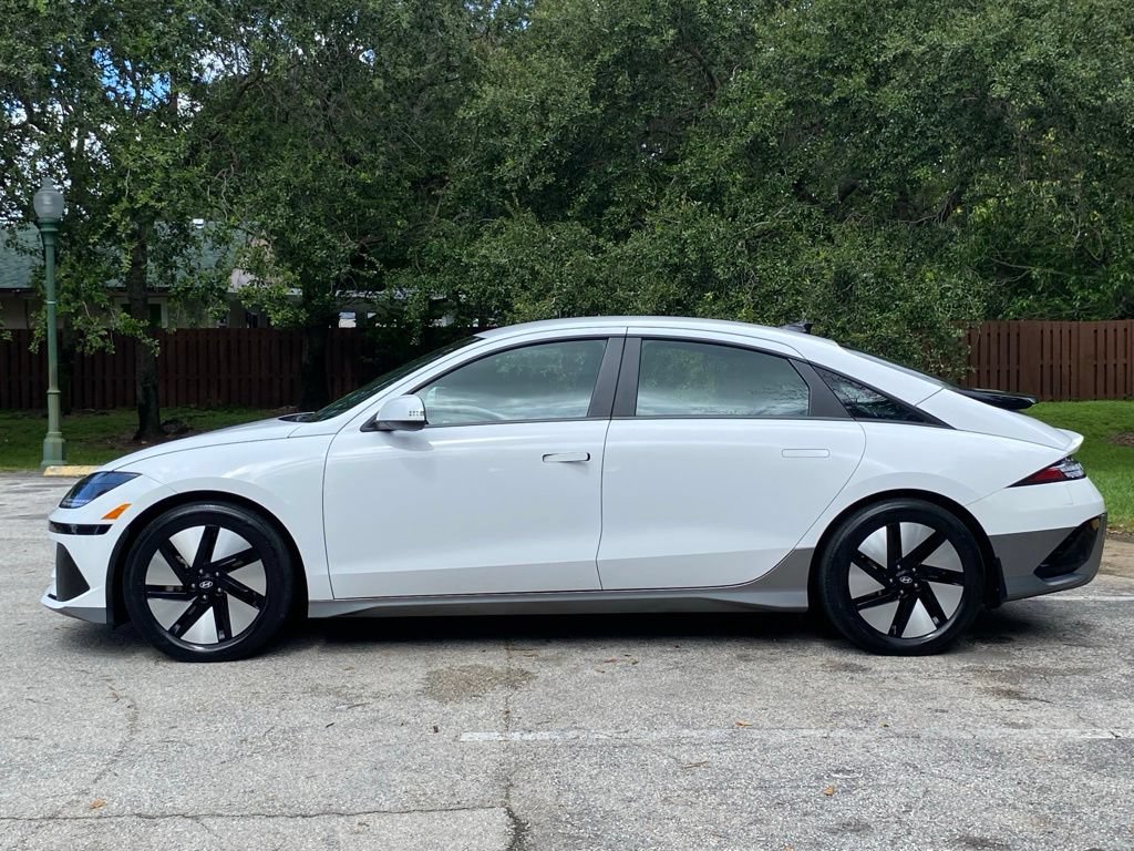 Used 2023 Hyundai Ioniq 6 SE RWD image 4
