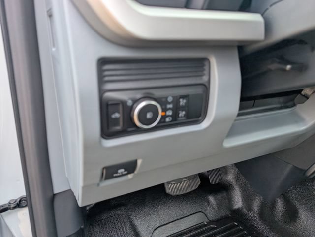 New 2026 Ford F550 4x4 Regular Cab Super Duty image 17