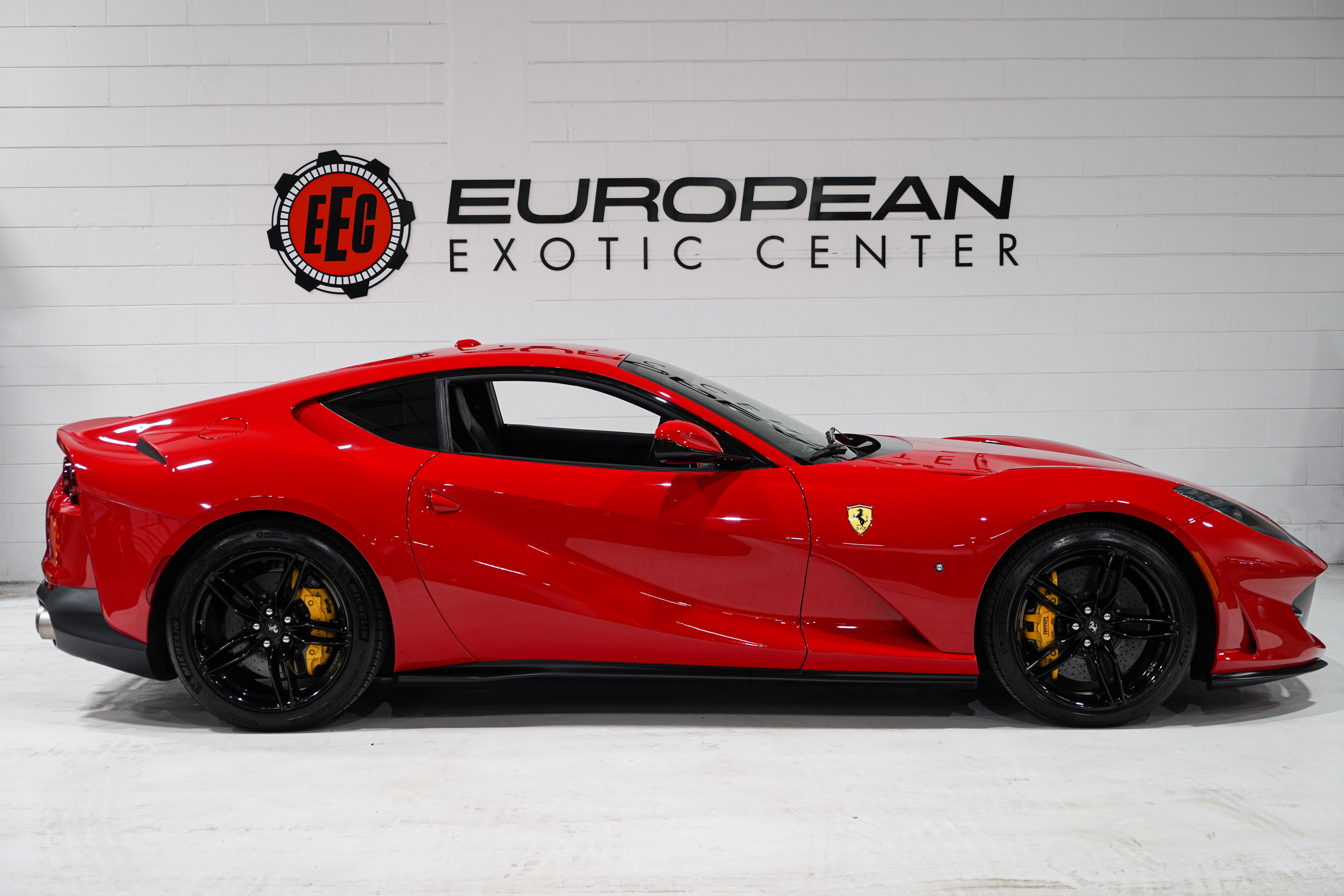 Used 2019 Ferrari 812 Superfast RWD image 6