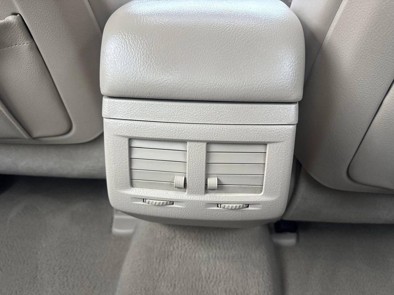 Used 2006 Toyota Avalon XLS FWD image 33