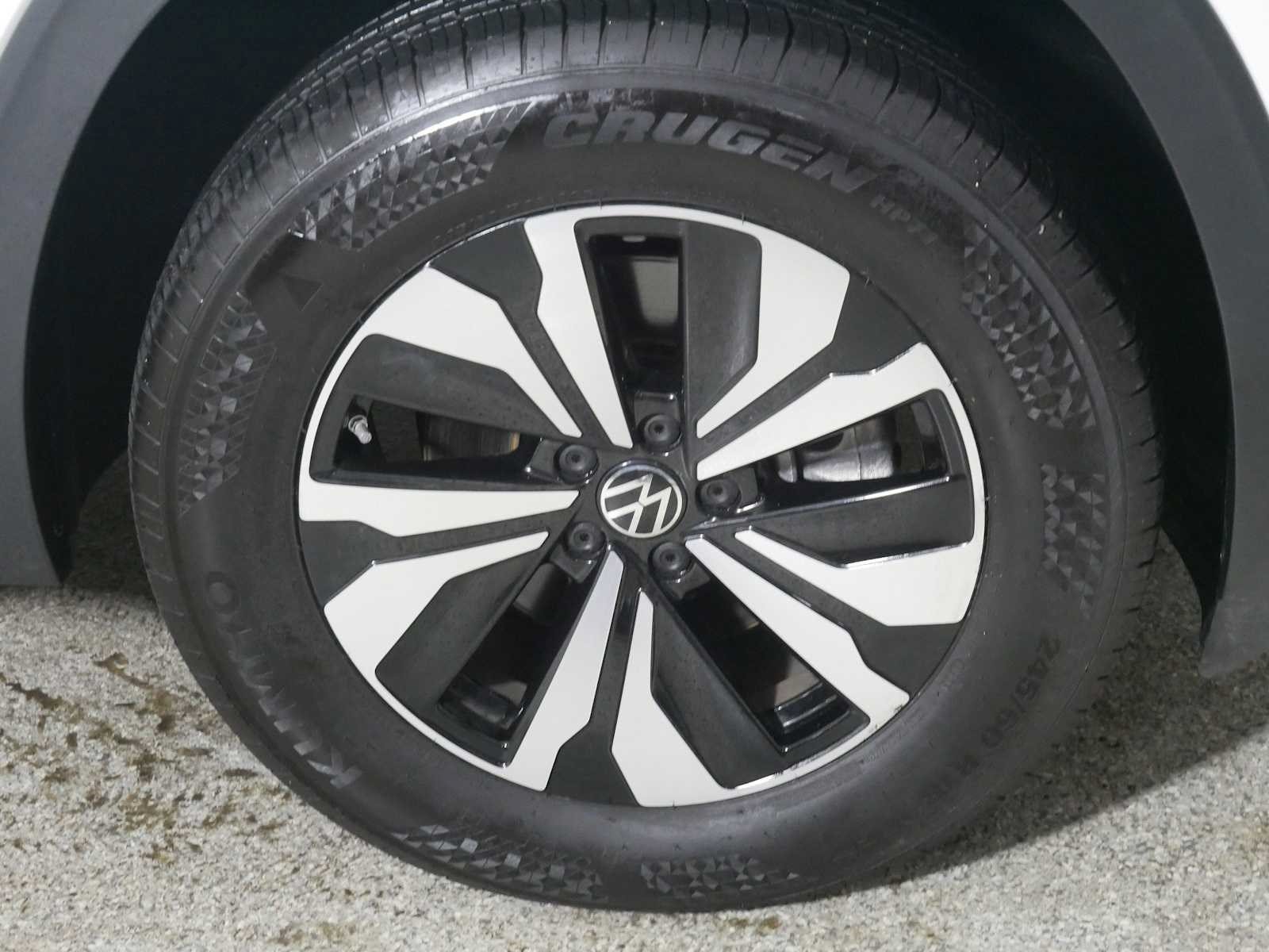 Used 2025 Volkswagen Atlas SE AWD/4WD image 15