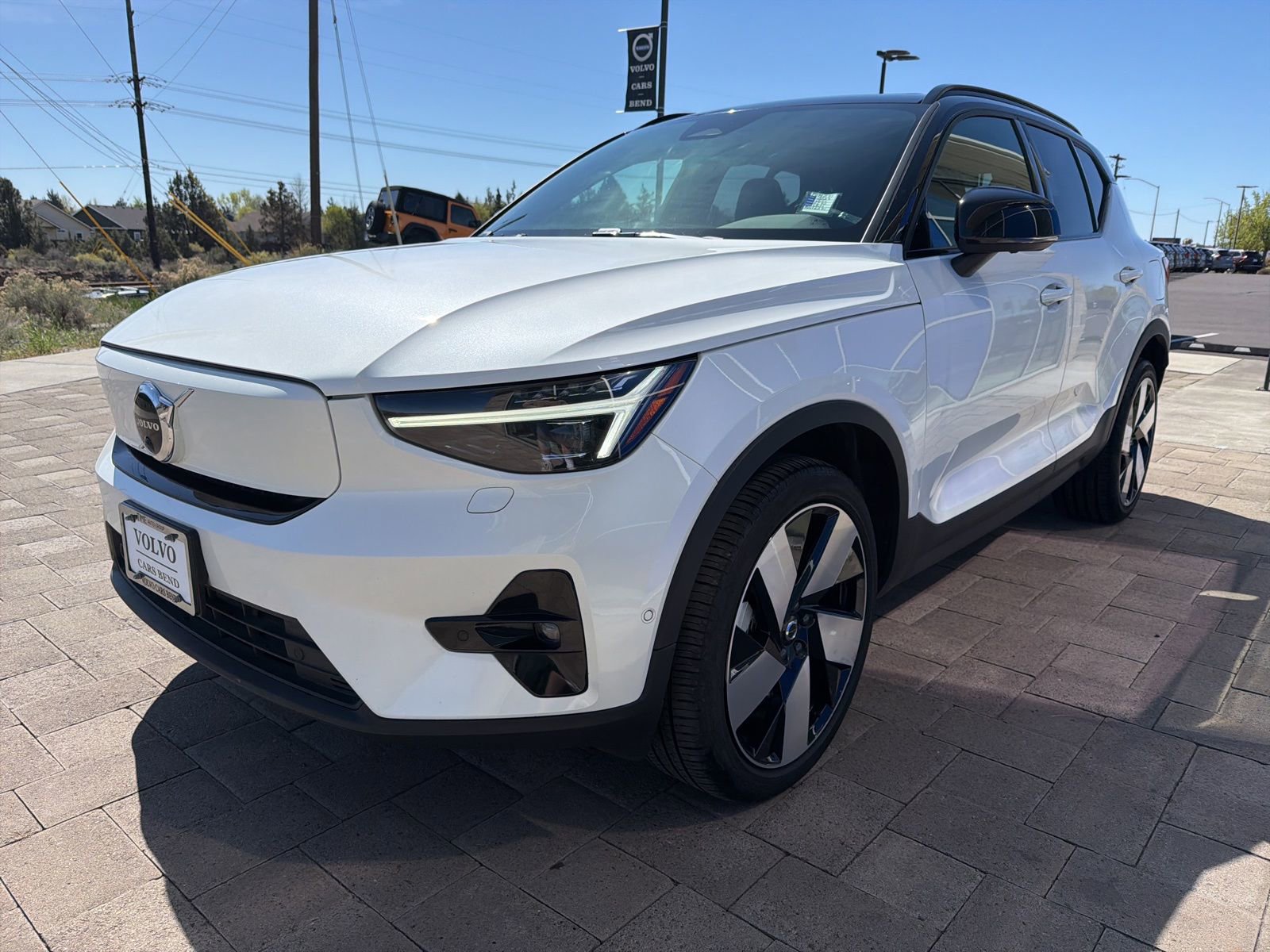 Used 2023 Volvo XC40 Recharge Ultimate w/ Protection Package Premier AWD/4WD image 4
