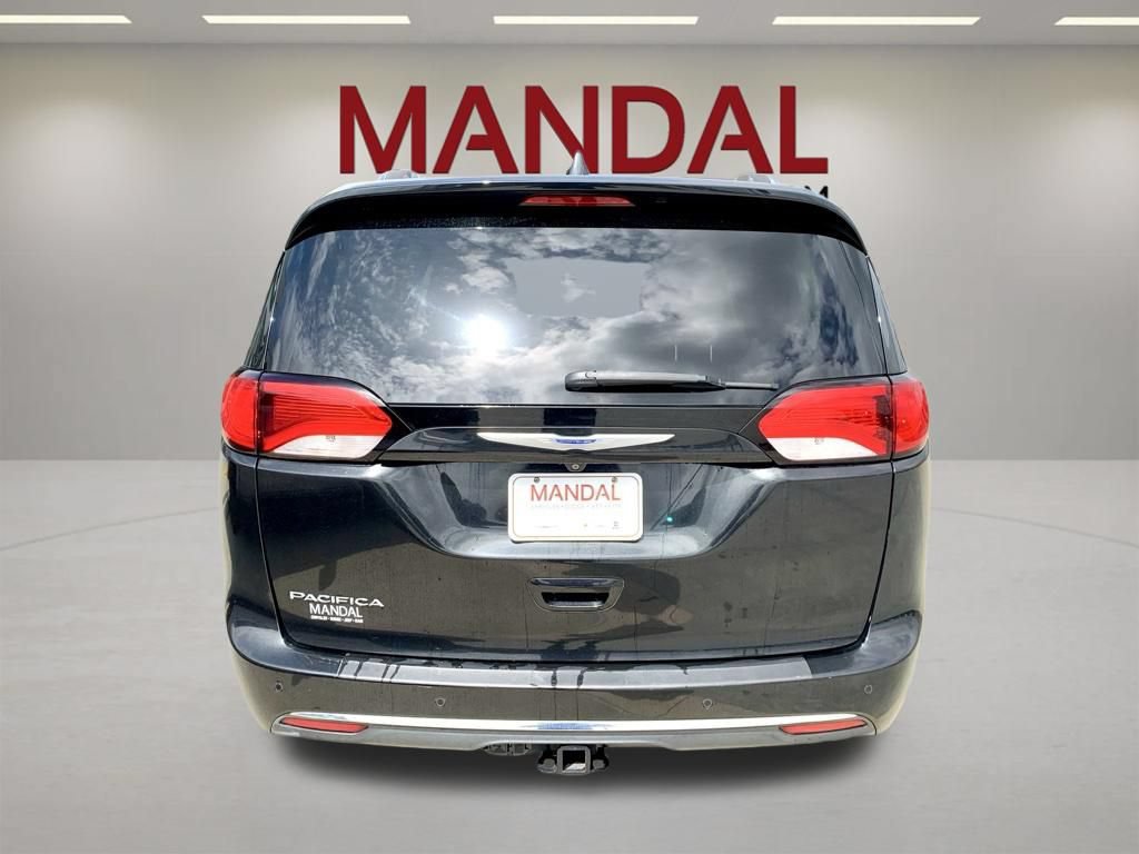 Used 2018 Chrysler Pacifica Touring-L Plus FWD image 6