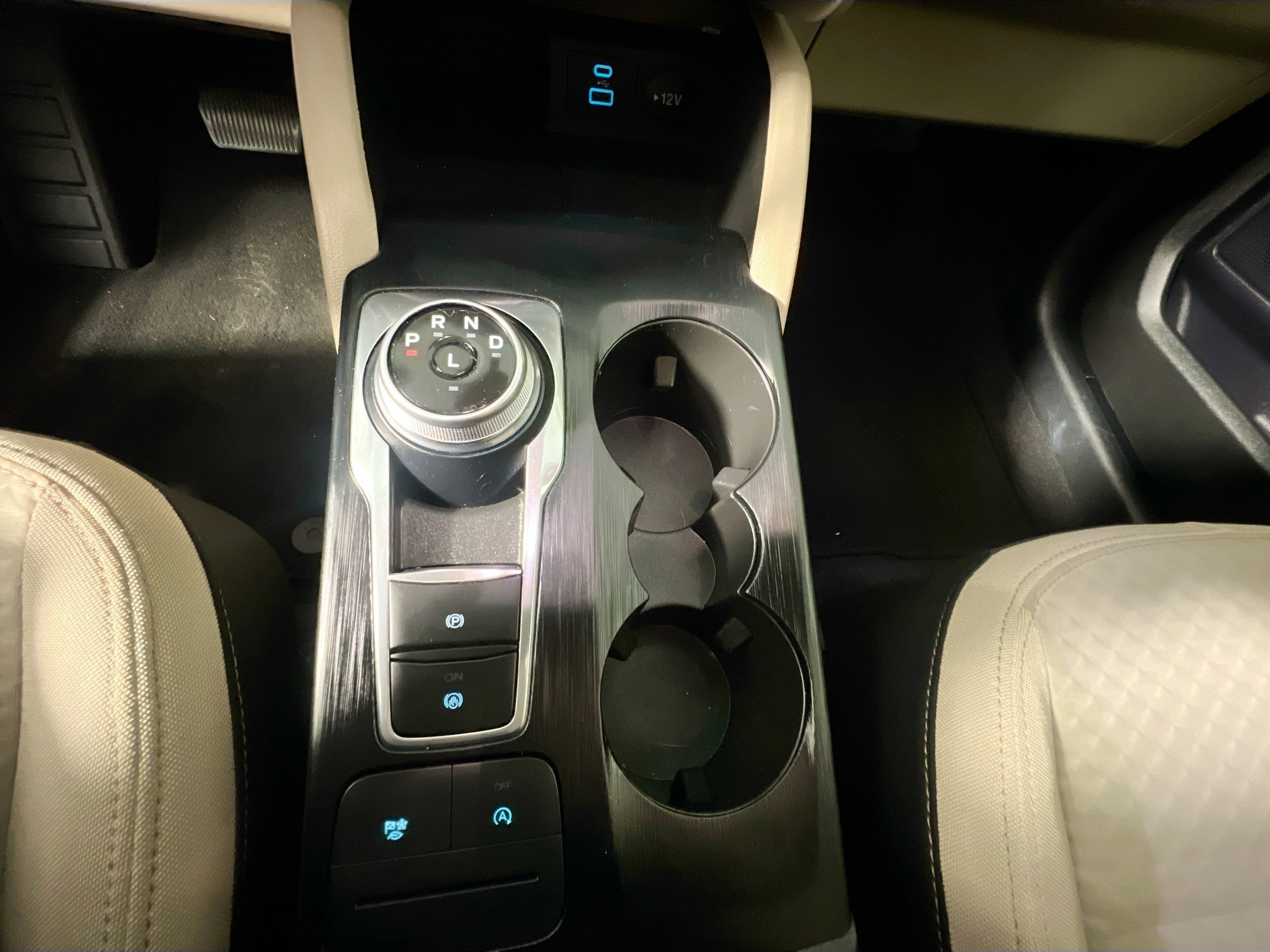 Used 2022 Ford Escape SE image 26