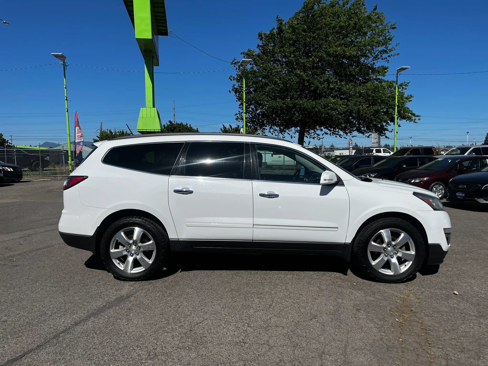 Used 2016 Chevrolet Traverse LTZ AWD/4WD image 2