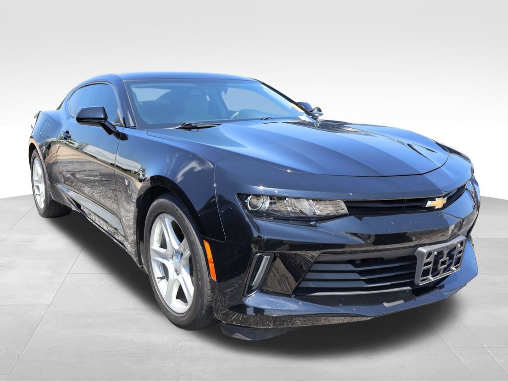Used 2017 Chevrolet Camaro LT RWD image 13
