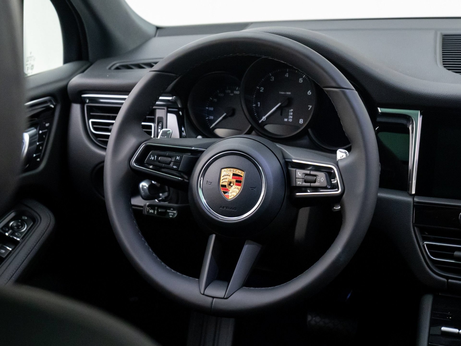 Certified 2026 Porsche Macan AWD/4WD image 12