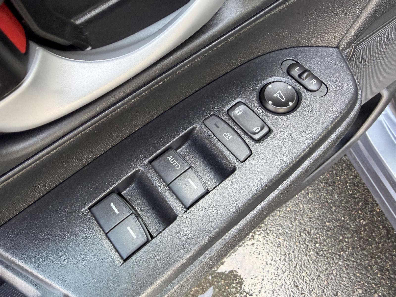 Used 2020 Honda CR-V LX image 13