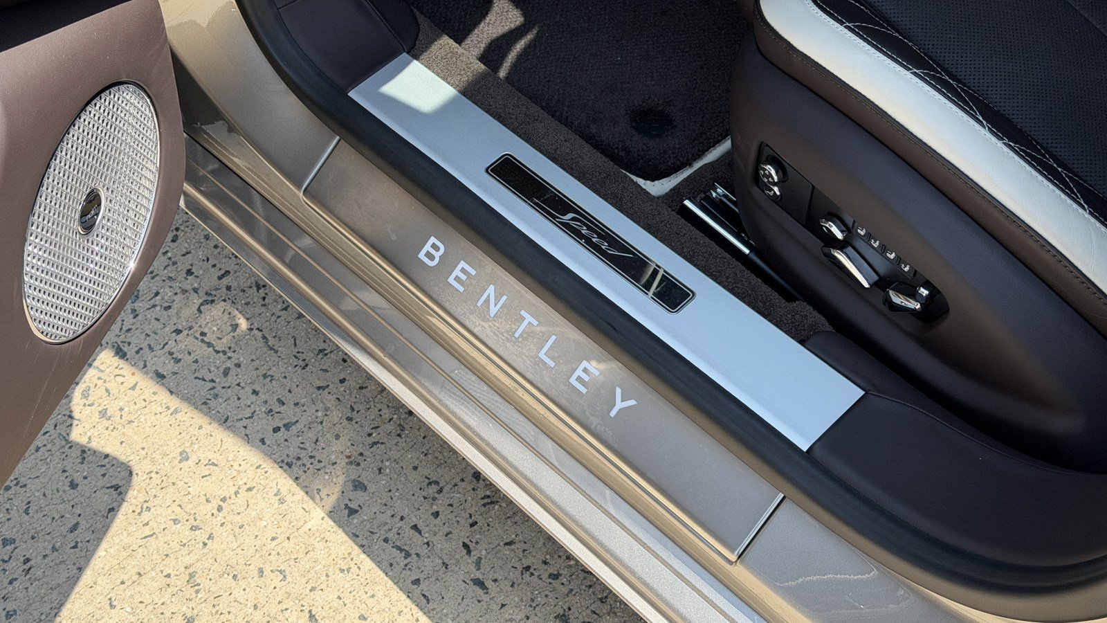 Certified 2024 Bentley Flying Spur W12 AWD/4WD image 21
