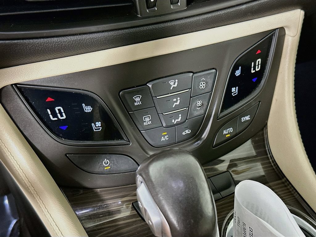 Used 2020 Buick Envision Premium w/ Driver Confidence Package AWD/4WD image 22