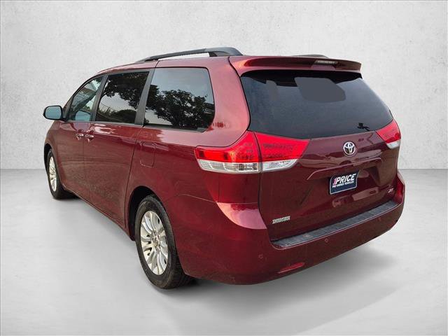 Used 2014 Toyota Sienna XLE FWD image 8
