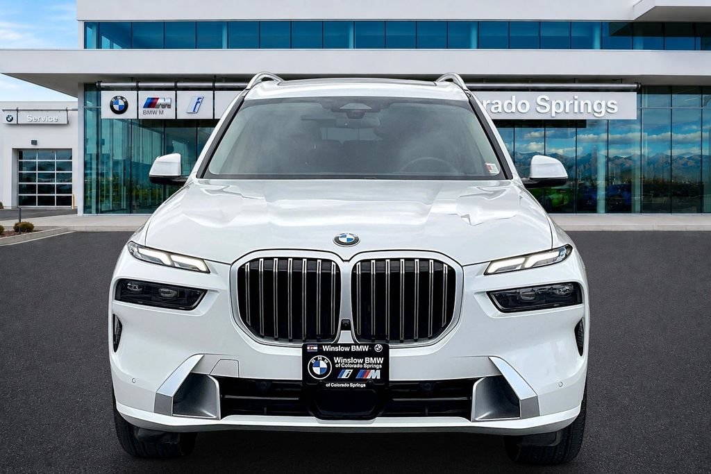 Used 2025 BMW X7 xDrive40i AWD/4WD image 3