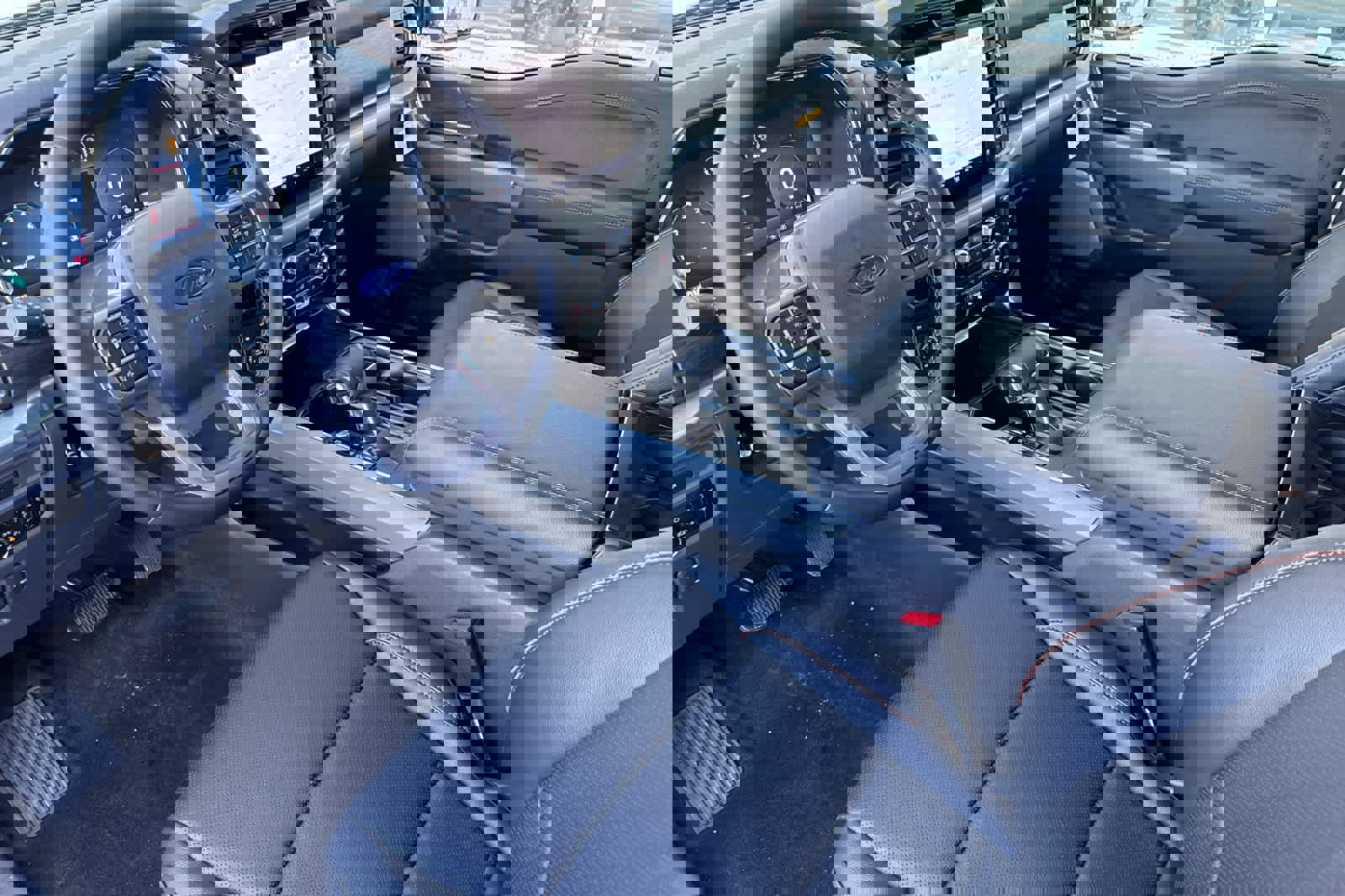 New 2026 Ford F150 Lariat w/ Equipment Group 501A Mid image 8