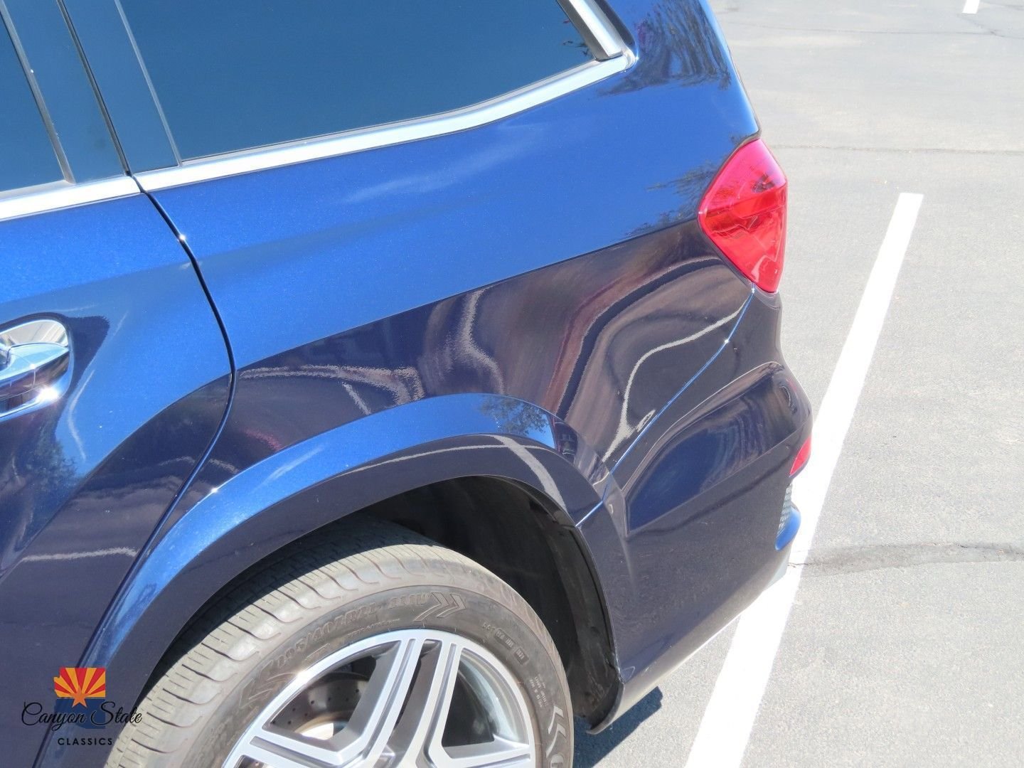 Used 2016 Mercedes-Benz GL 63 AMG 4MATIC image 17