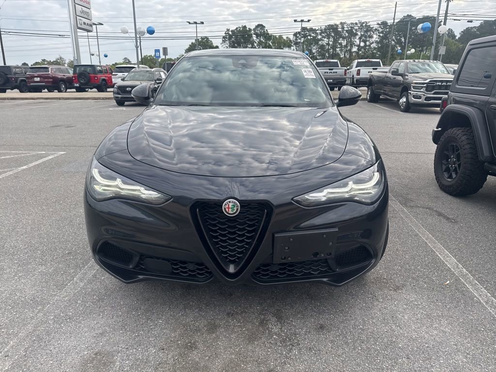 Used 2024 Alfa Romeo Stelvio Sprint image 2