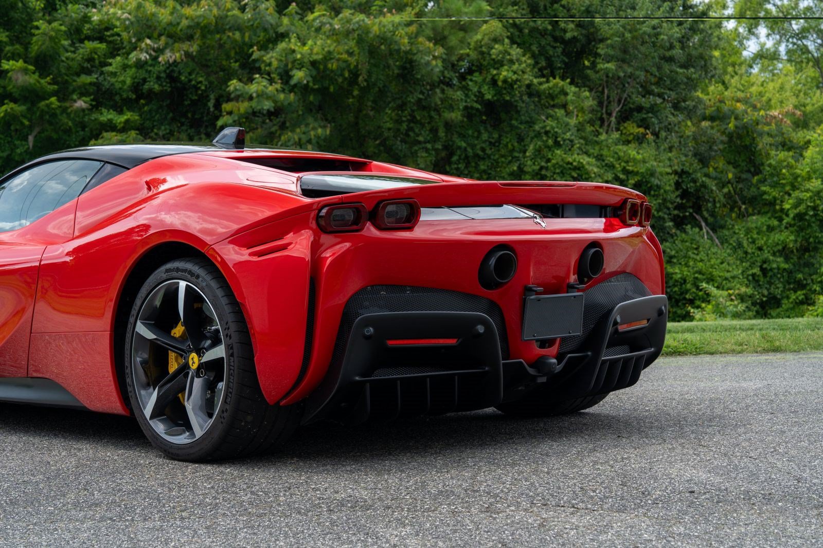 Used 2022 Ferrari SF90 Stradale AWD/4WD image 21