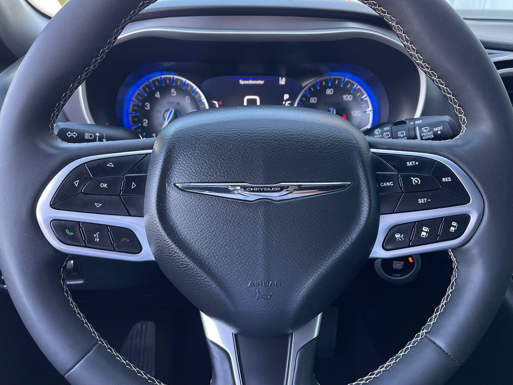 Used 2025 Chrysler Pacifica Select FWD image 22