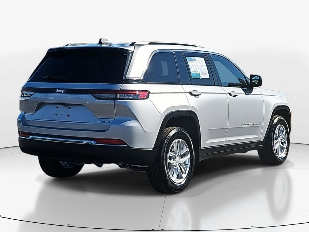 Used 2025 Jeep Grand Cherokee Laredo X w/ Trailer Tow Package image 5