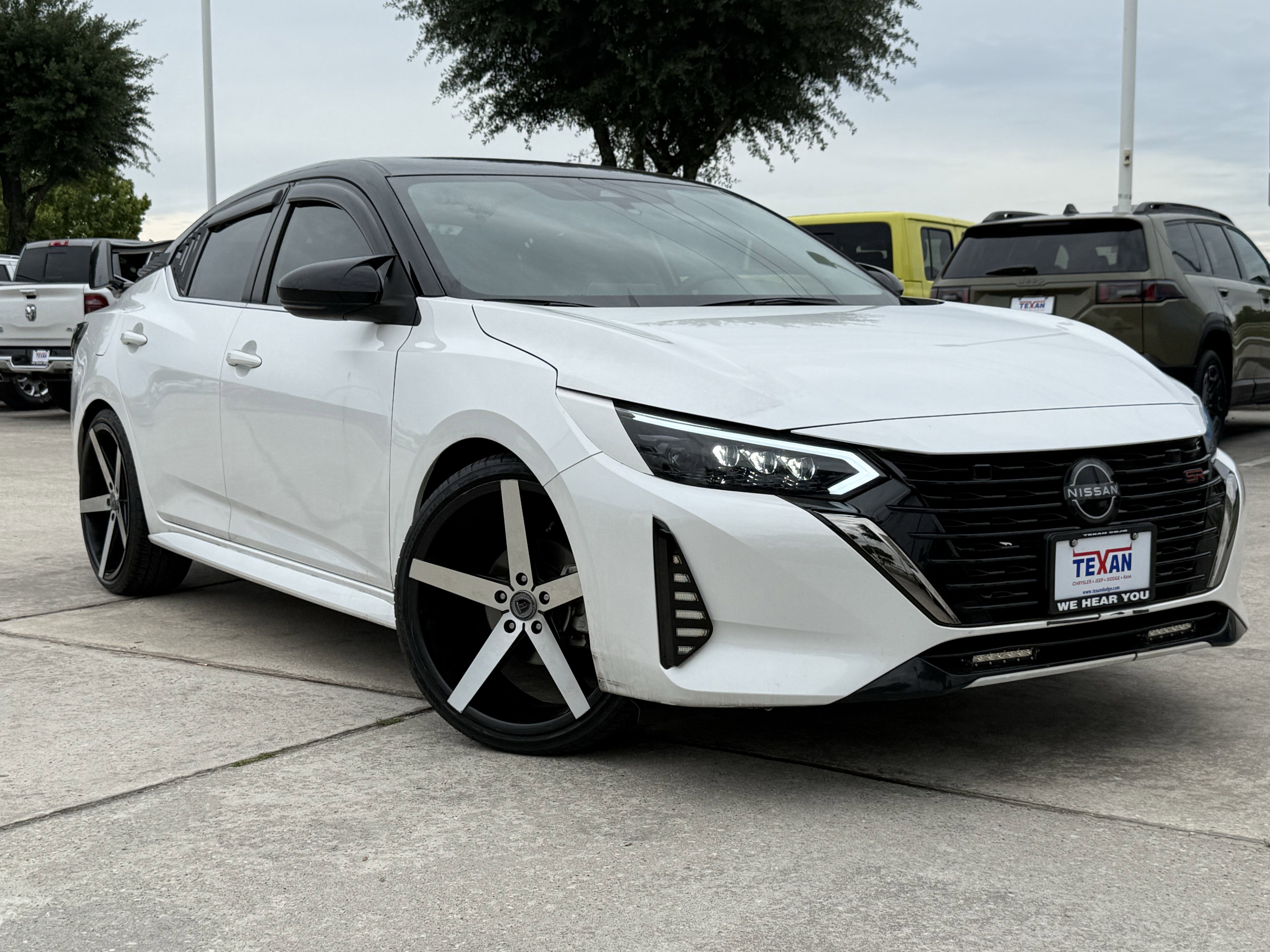 Used 2024 Nissan Sentra SR image 2