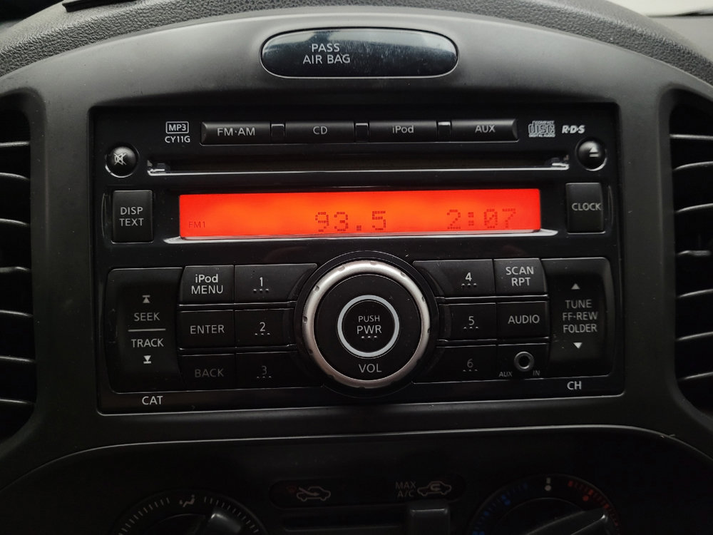 Used 2013 Nissan Juke S image 25