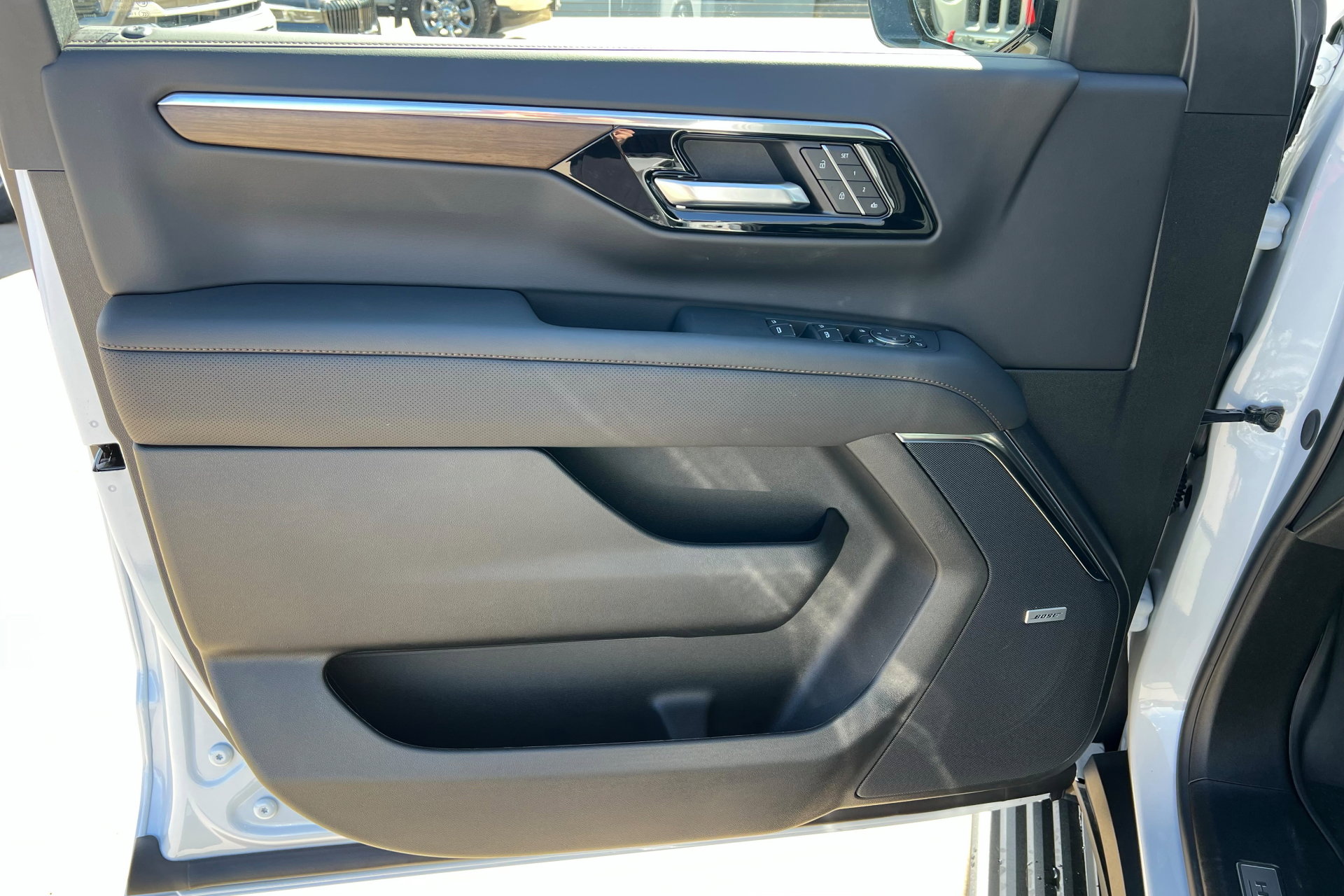 New 2026 Chevrolet Suburban High Country image 15