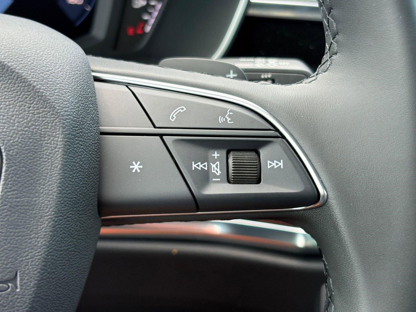 New 2025 Audi Q3 2.0T Premium image 18