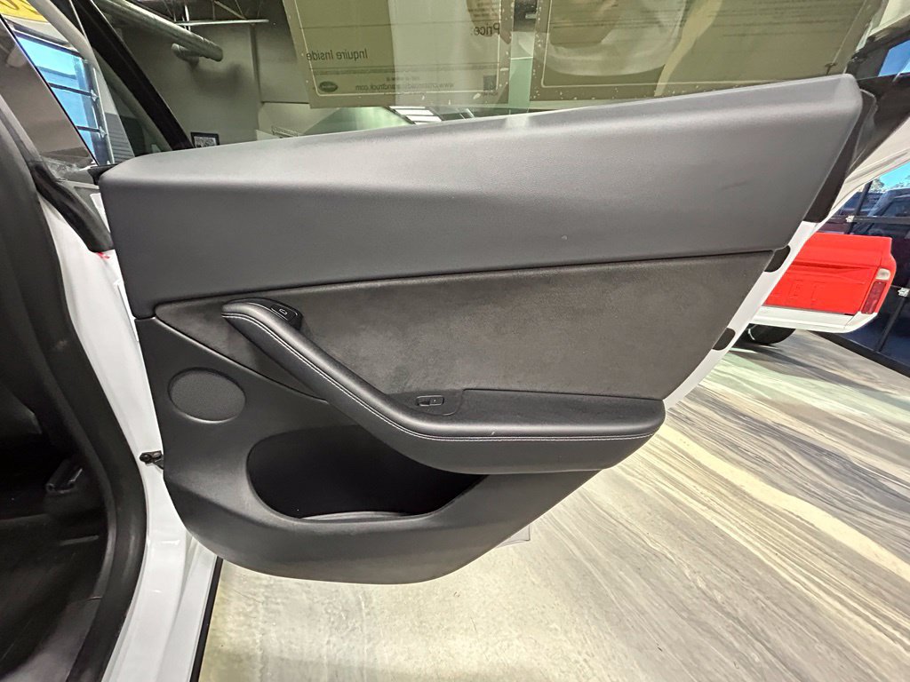 Used 2021 Tesla Model Y Long Range AWD/4WD image 45