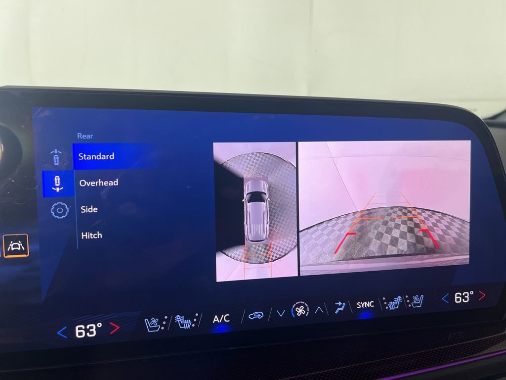 Used 2024 Chevrolet Traverse RS image 24