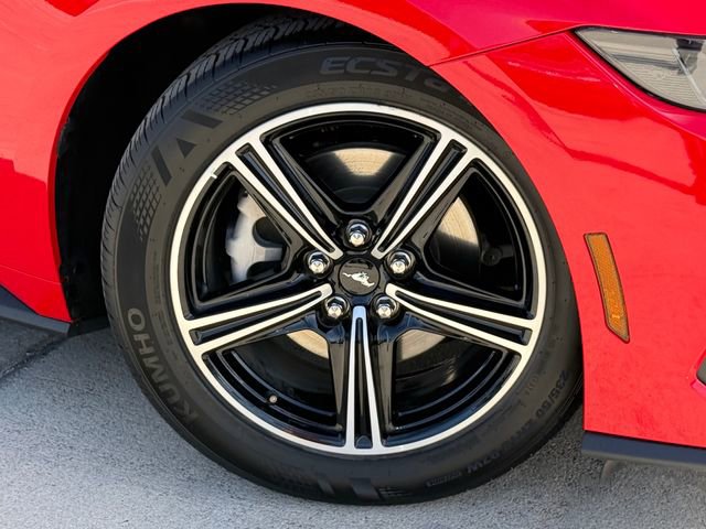 Used 2025 Ford Mustang EcoBoost image 2