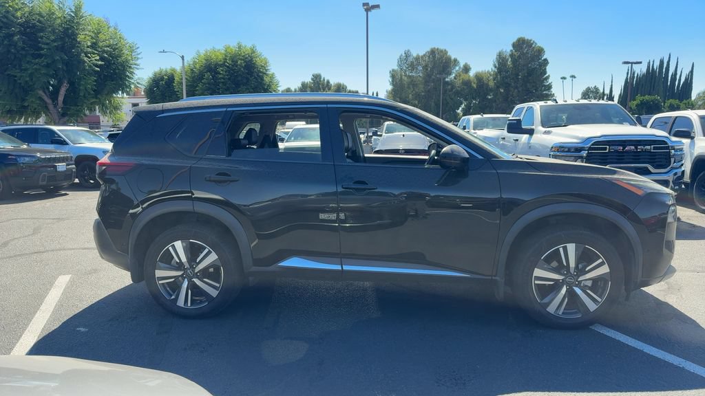 Used 2023 Nissan Rogue SL w/ SL Premium Package FWD image 4