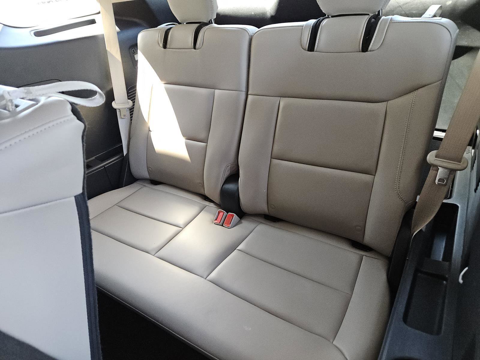 Used 2023 Ford Explorer XLT w/ Equipment Group 202A image 28