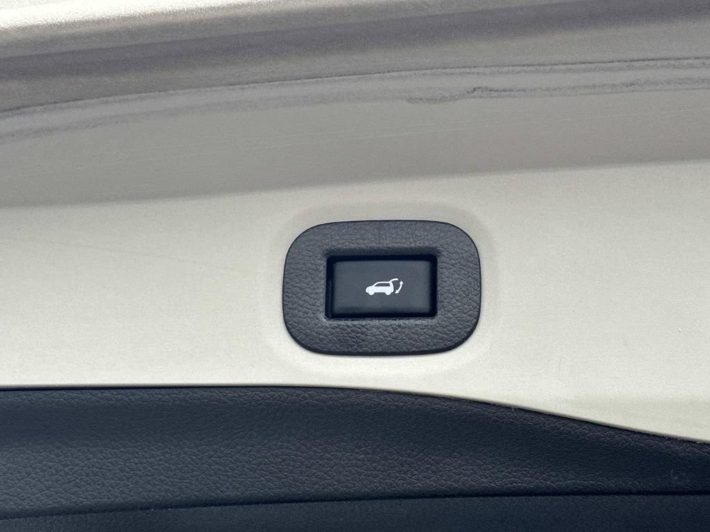 Certified 2019 Nissan Rogue SV FWD image 13