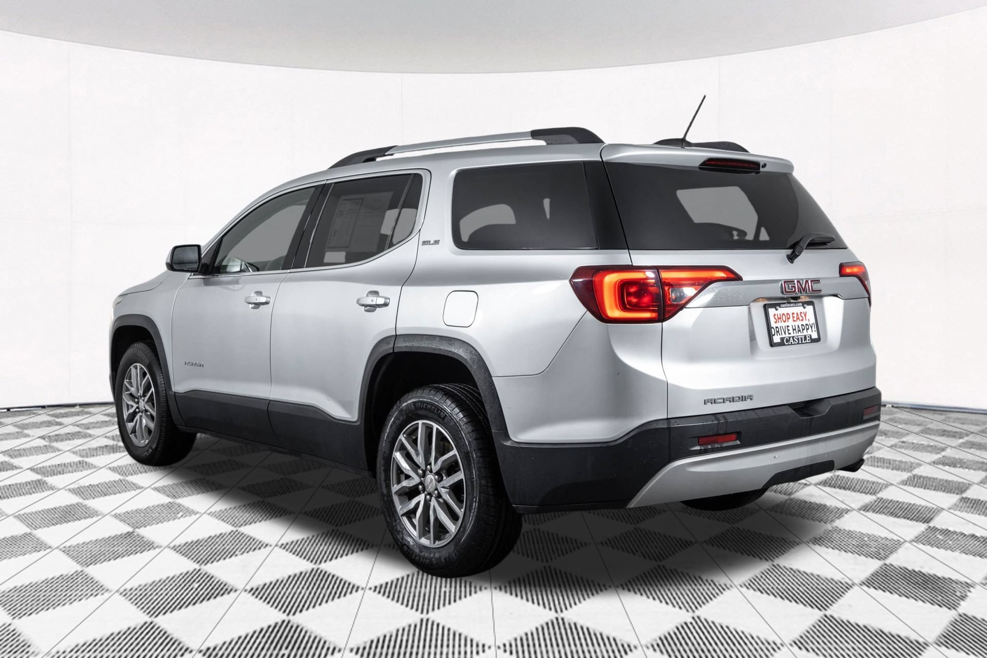 Used 2018 GMC Acadia SLE FWD image 16