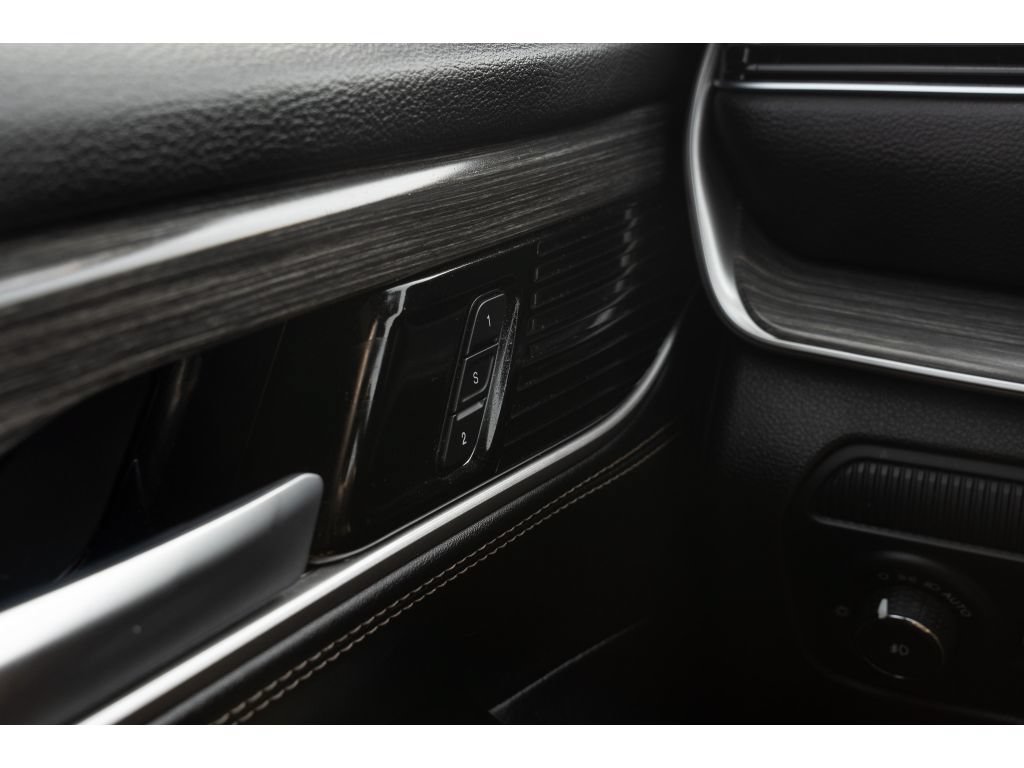 Used 2024 Jeep Wagoneer Series II AWD/4WD image 29